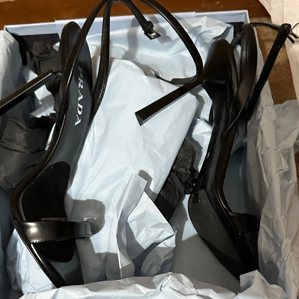 Prada Women's Elegant Black Heels - Picture 3 of 6